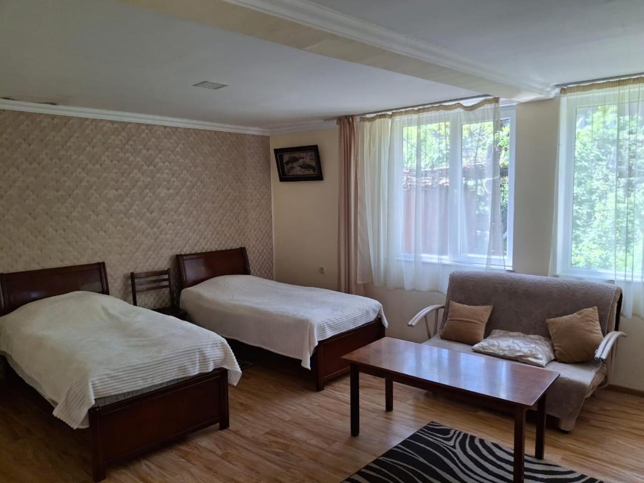 Center Hotel Gorisz Kültér fotó