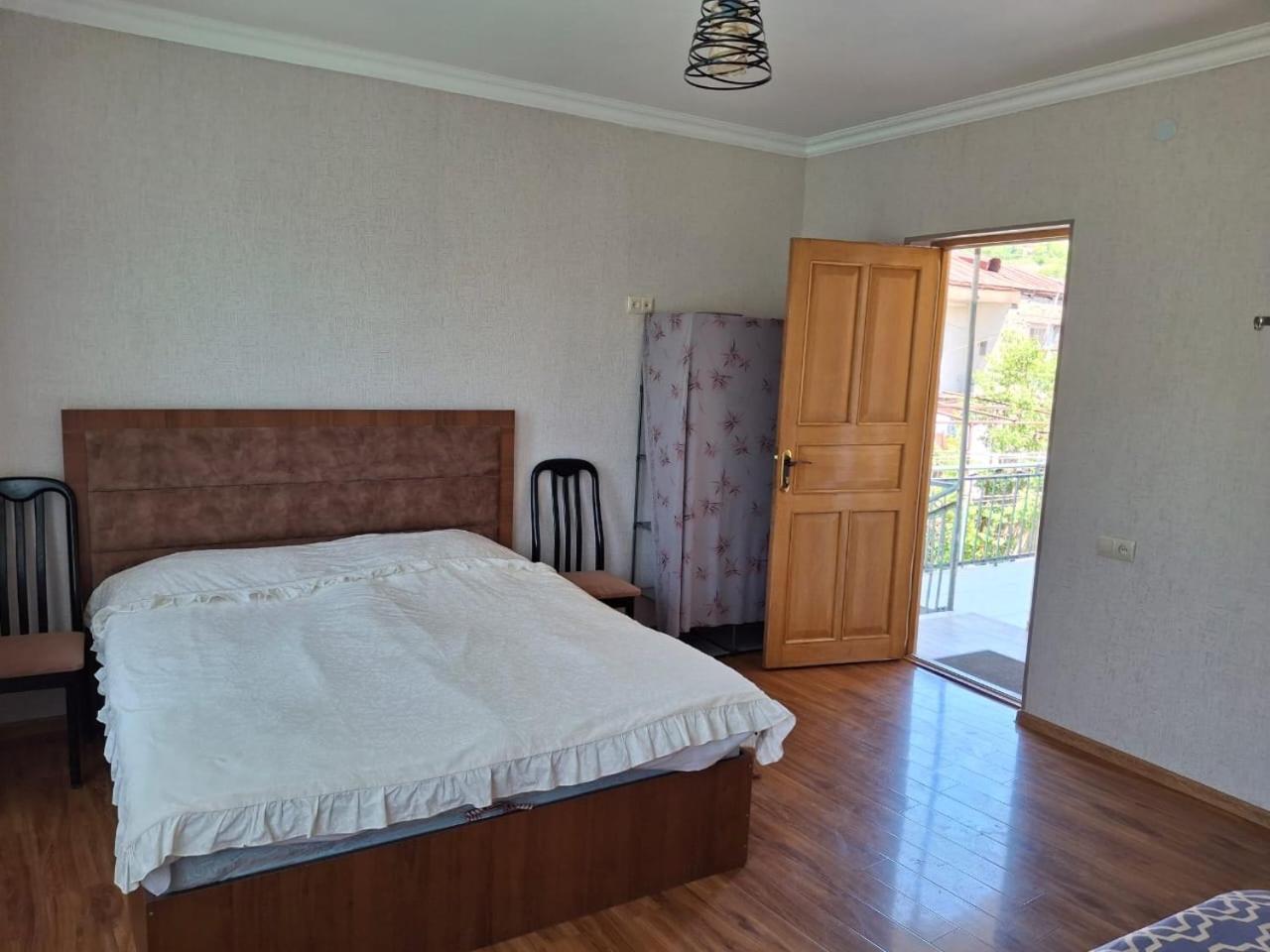 Center Hotel Gorisz Kültér fotó