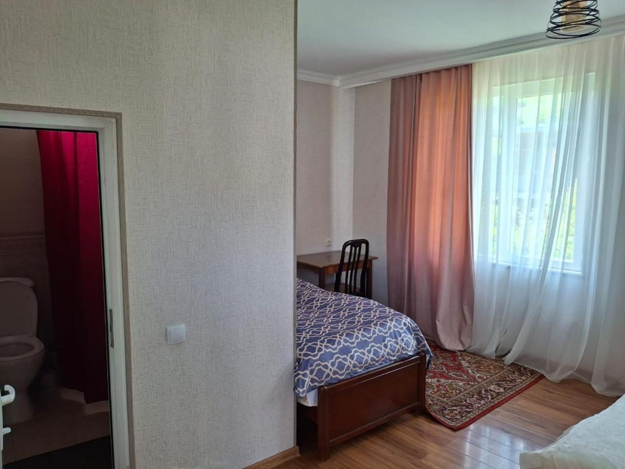 Center Hotel Gorisz Kültér fotó